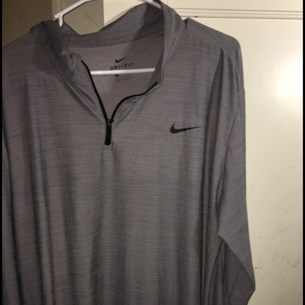 Nike 1/4 ZIP Pullover Men’s Xxl like new grey new
